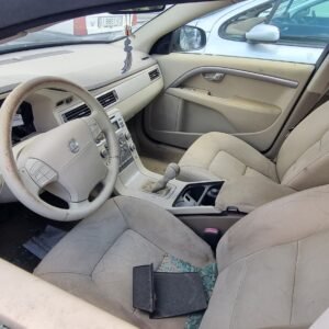 Volvo v70 interior