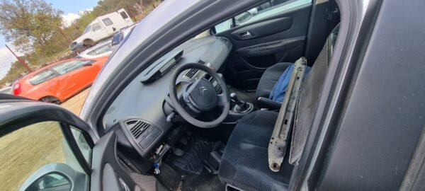 Citroen c4 2006 interior